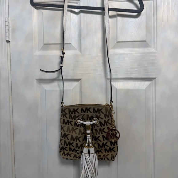 Michael Kors Brown Logo Crossbody with White Tassel and Gold Charm - NWOT - Picture 3 of 6